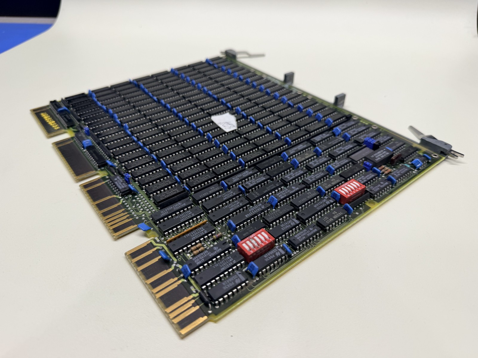 4MB Q22 MOS MEM