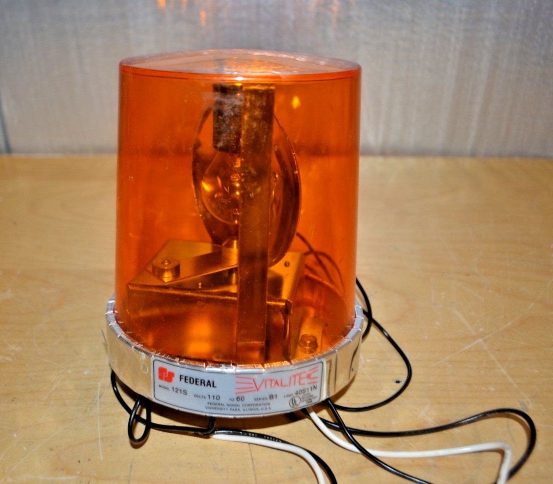 Federal Signal Model 121S ~ Amber Dome Rotating Light Vitalite ~ (s)