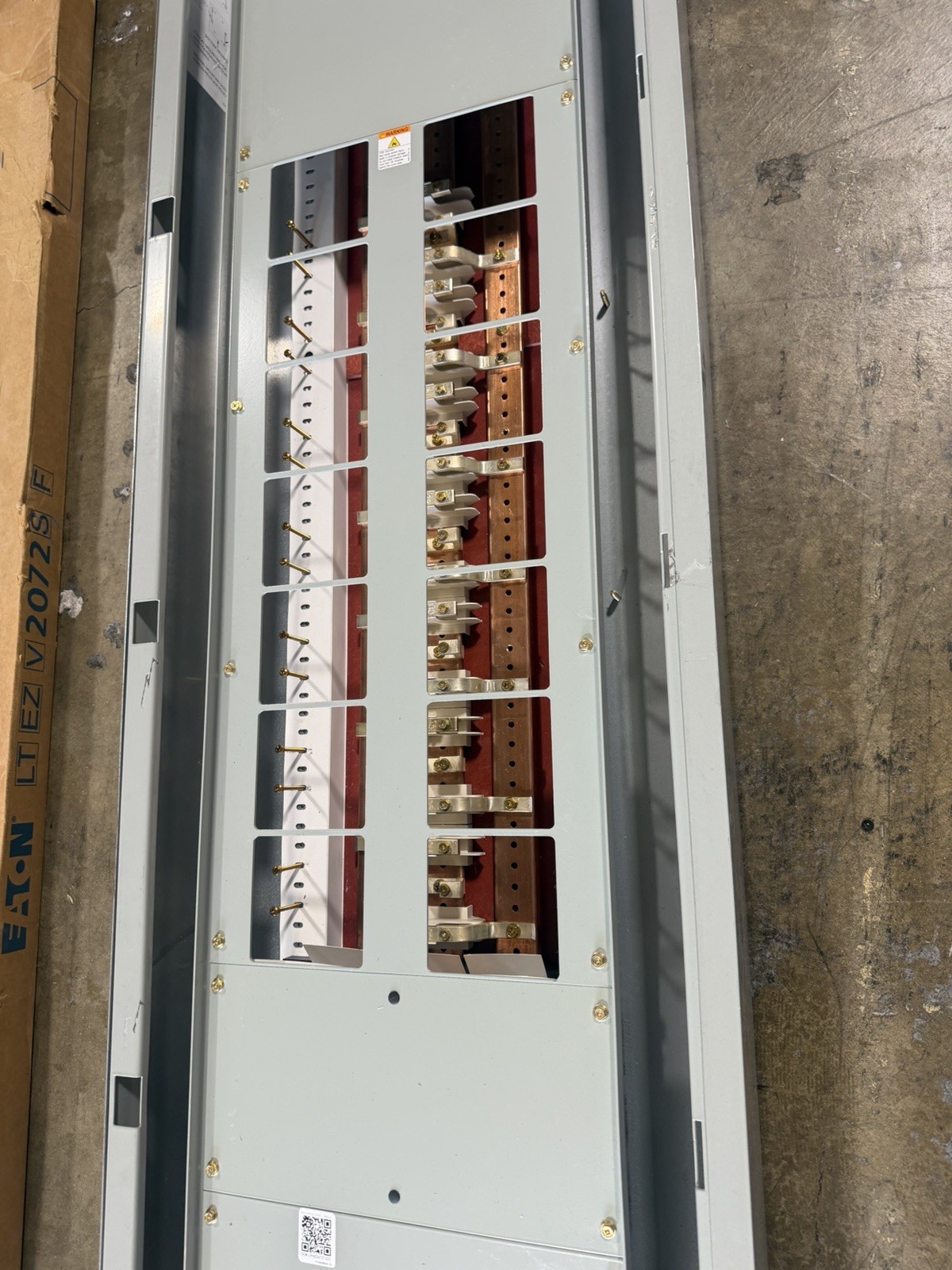 1-EATON PRL3X 250A 480/277V 3P4W MAIN BREAKER PANELBOARD NEMA 1 SURFACE 72” NEW