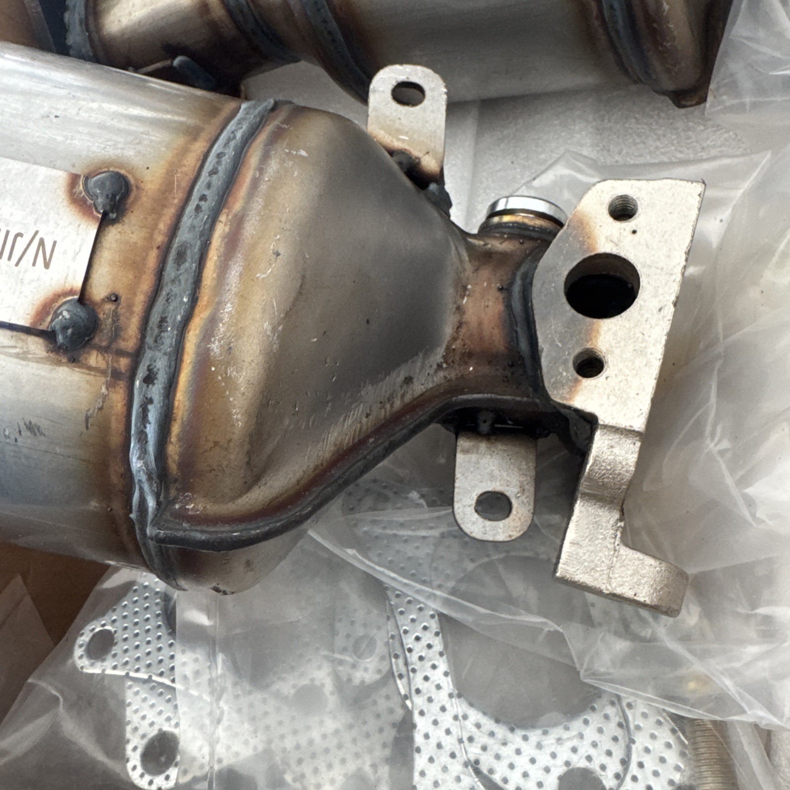 2 NEW SAROTIN N/JIE/D101036 N/JIE/D011022 CATALYTIC CONVERTERS new open box