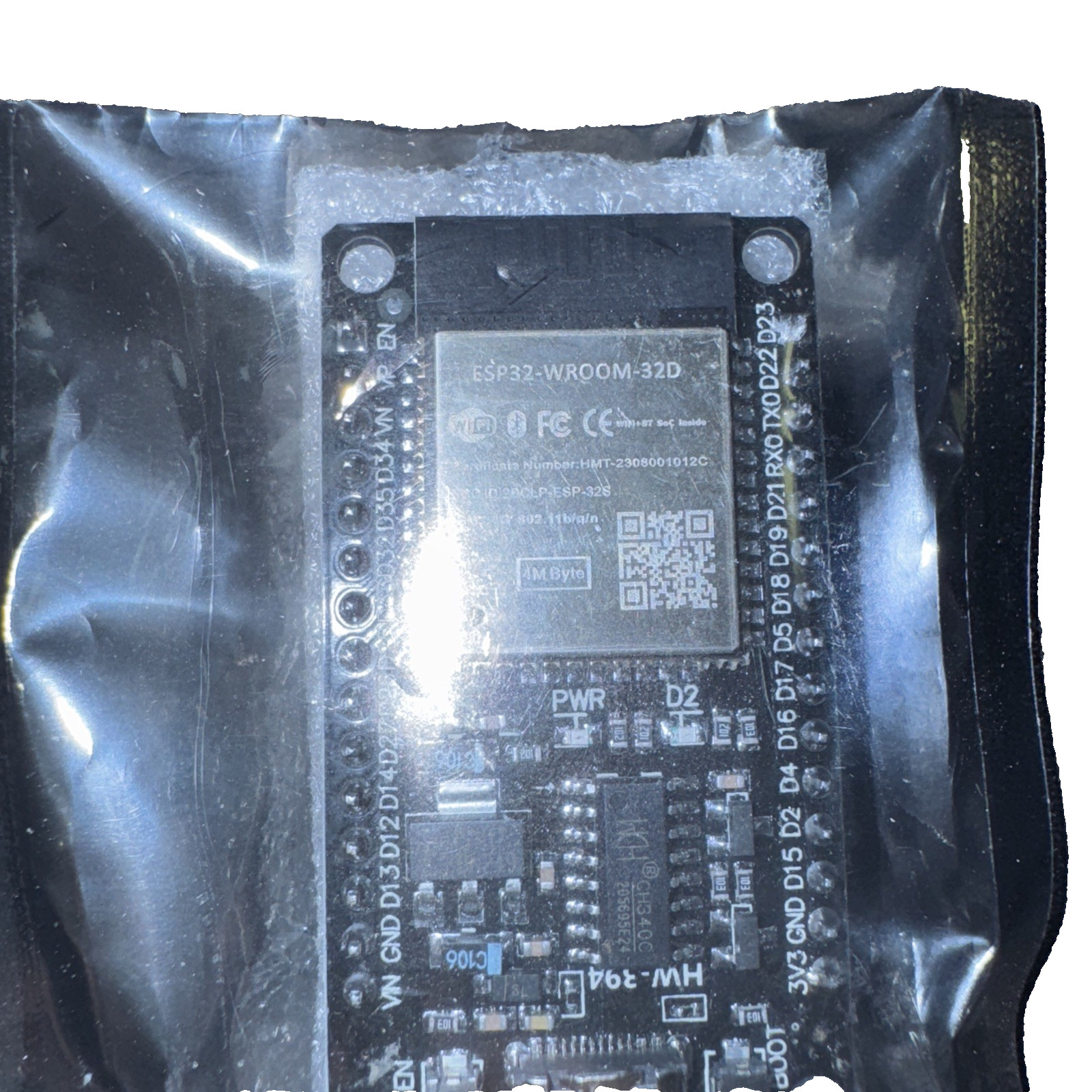 ESP32-DEVKITC-32D