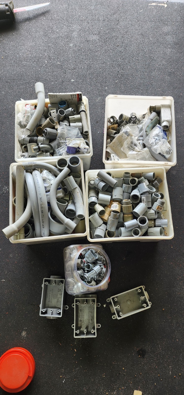 Estate LOT 100s Of Electrical PVC Conduit Fittings 1/2″-2 1/2″ NEW SEAL TIGHT
