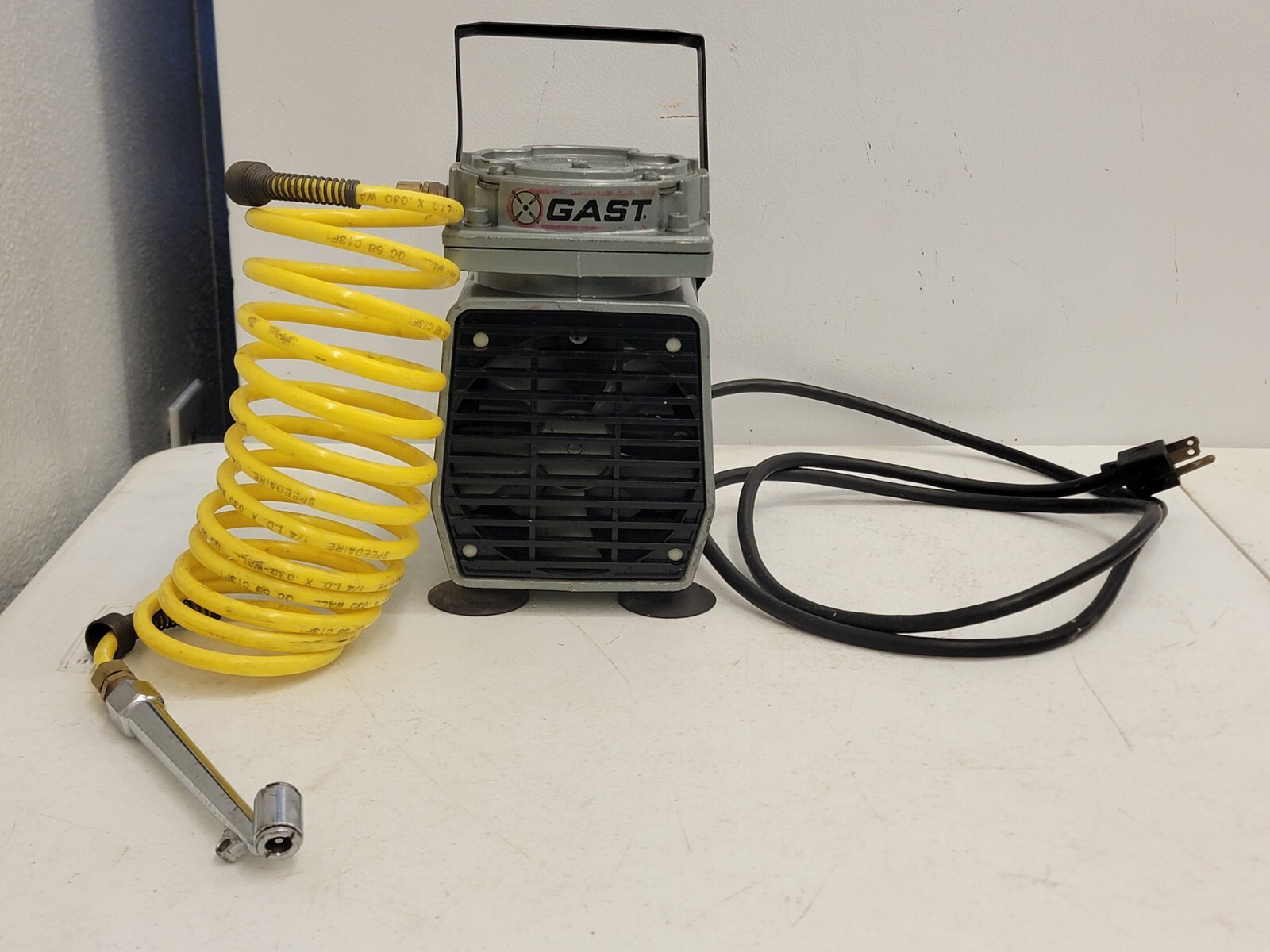 Gast MFG. Corp DOA-P161-AA Diaphragm Compressor or Vacuum Pump W/ Hose