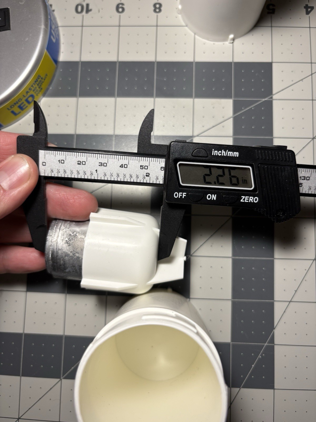 White LEAD VIAL PIG – Lead Lined Material Storage/Shipping Container Used