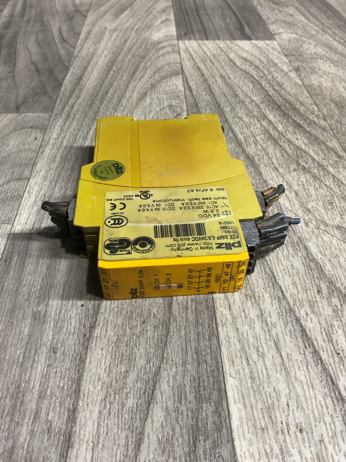 PILZ 777580, PZE X4VP 0.5/24VDC 4N/O FIX SAFETY RELAY 24VDC 6.0A #4002A4ML