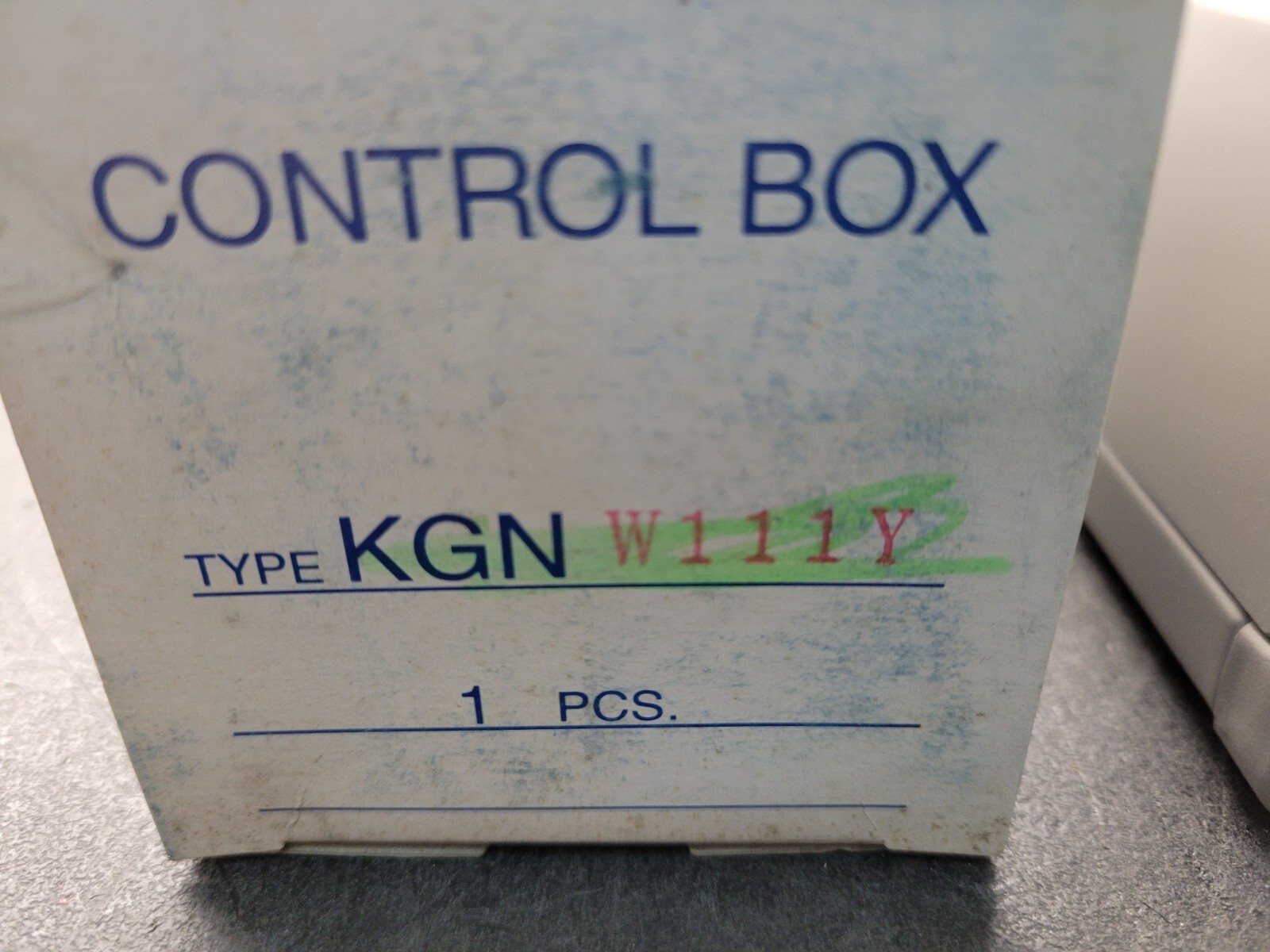 Idec KGN-W111Y Control Box.