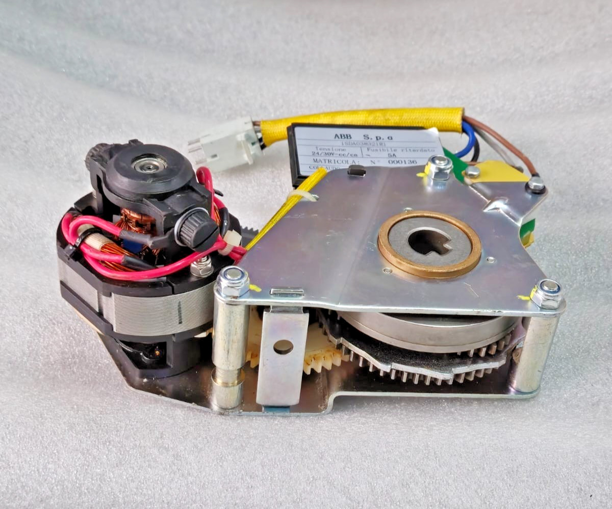ABB SACE S.P.A 1SDA038321R1 24/30V GEARED MOTOR DEVICE FREE FAST SHIPPING FRDEX