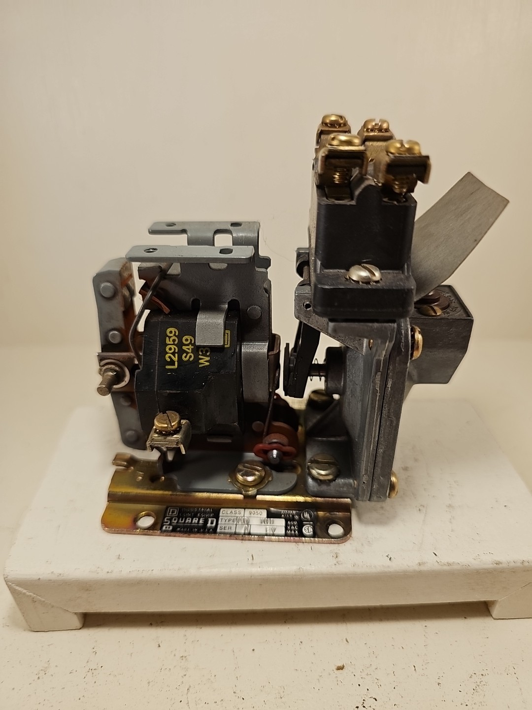 NOS New SQUARE D 9050 AO10D PNEUMATIC TIMER 600V L2959 S49 W32A COIL ECS