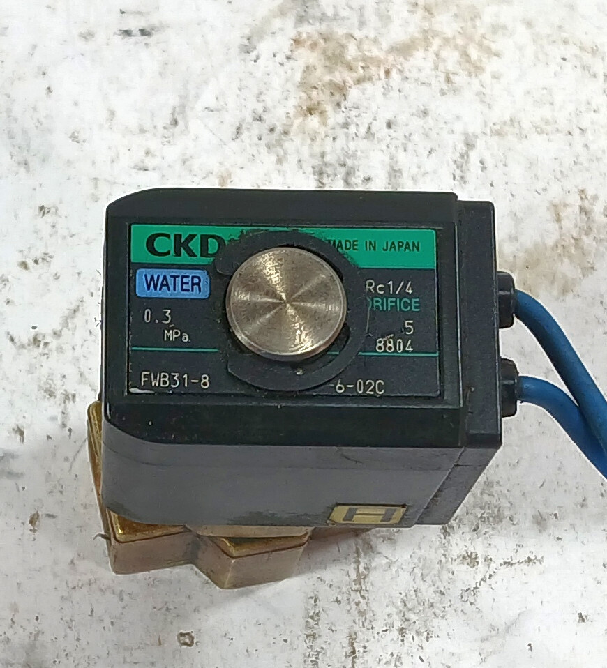 1 USED CKD FWB31-8-6-02C DIRECT ACTING 3 PORT SOLENOID VALVE ***MAKE OFFER***