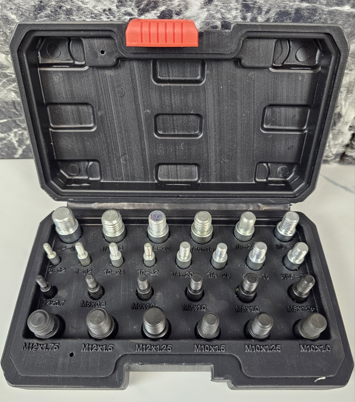 Nut and Bolt Thread Checker, 26 Male/Female Gauges – 14 Inch & 12 Metric,