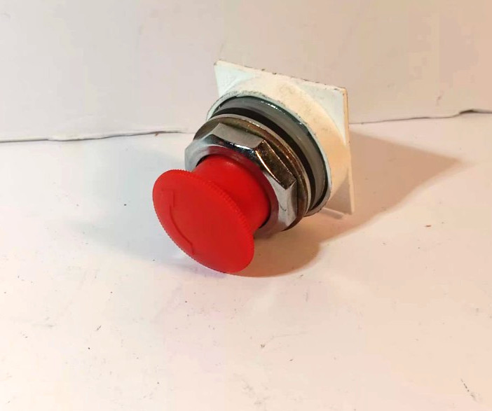 General Electric CR104PTR20A0R Pushbutton Switch, E Stop, Emergency Stop Switch
