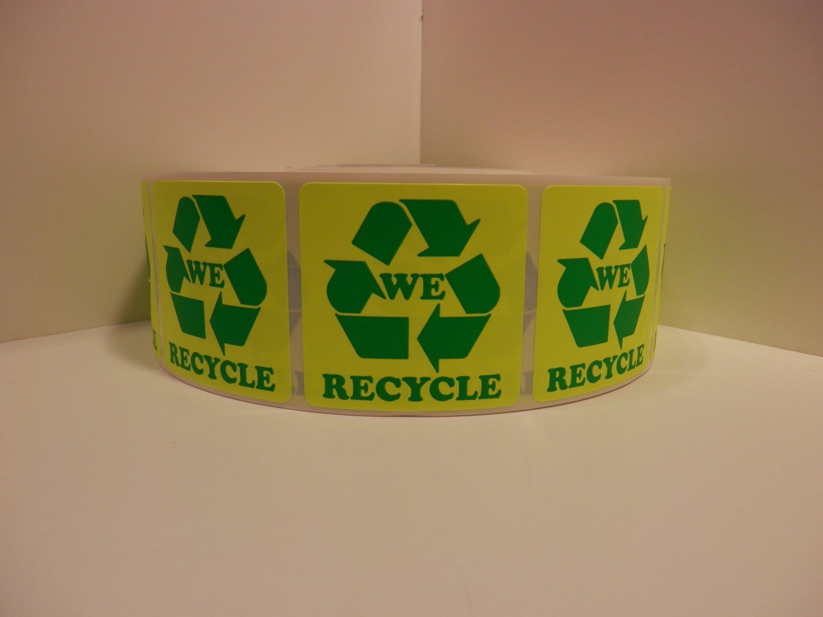 WE RECYCLE 2×2 Sticker Label neon yellow (chartreuse) 250/rl