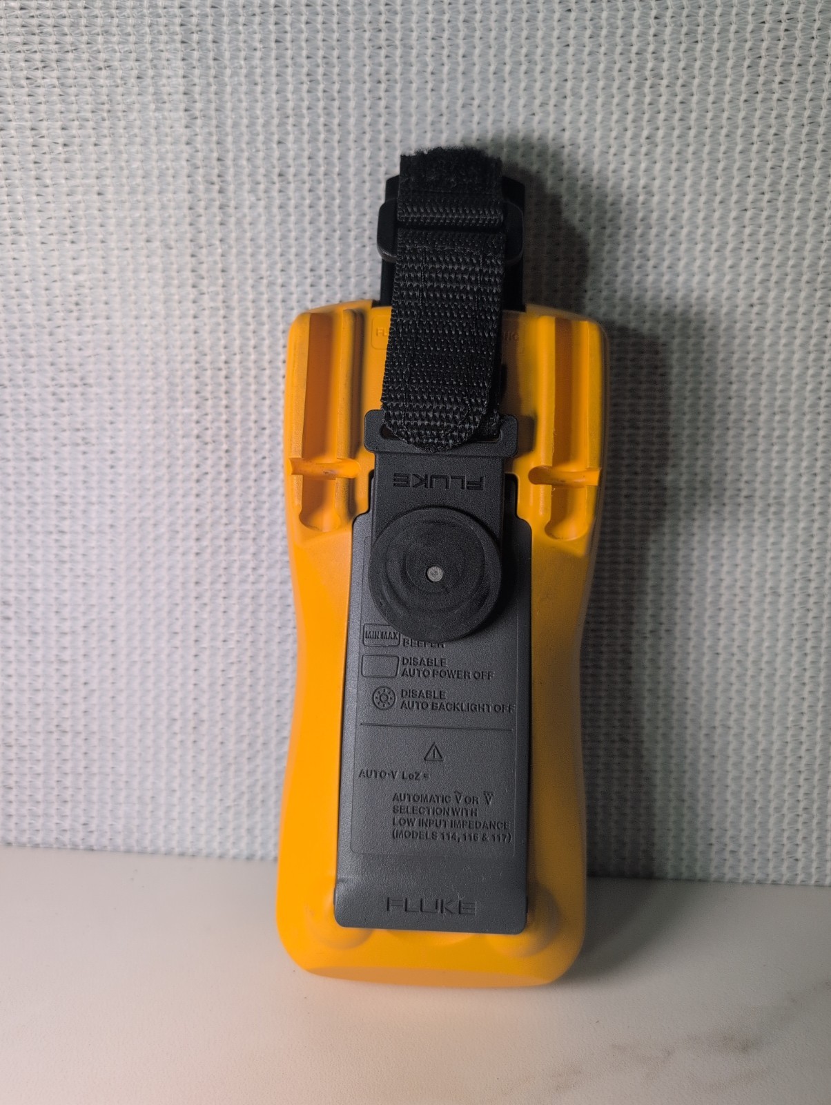 Fluke 115 True RMS Digital Multimeter with Leads