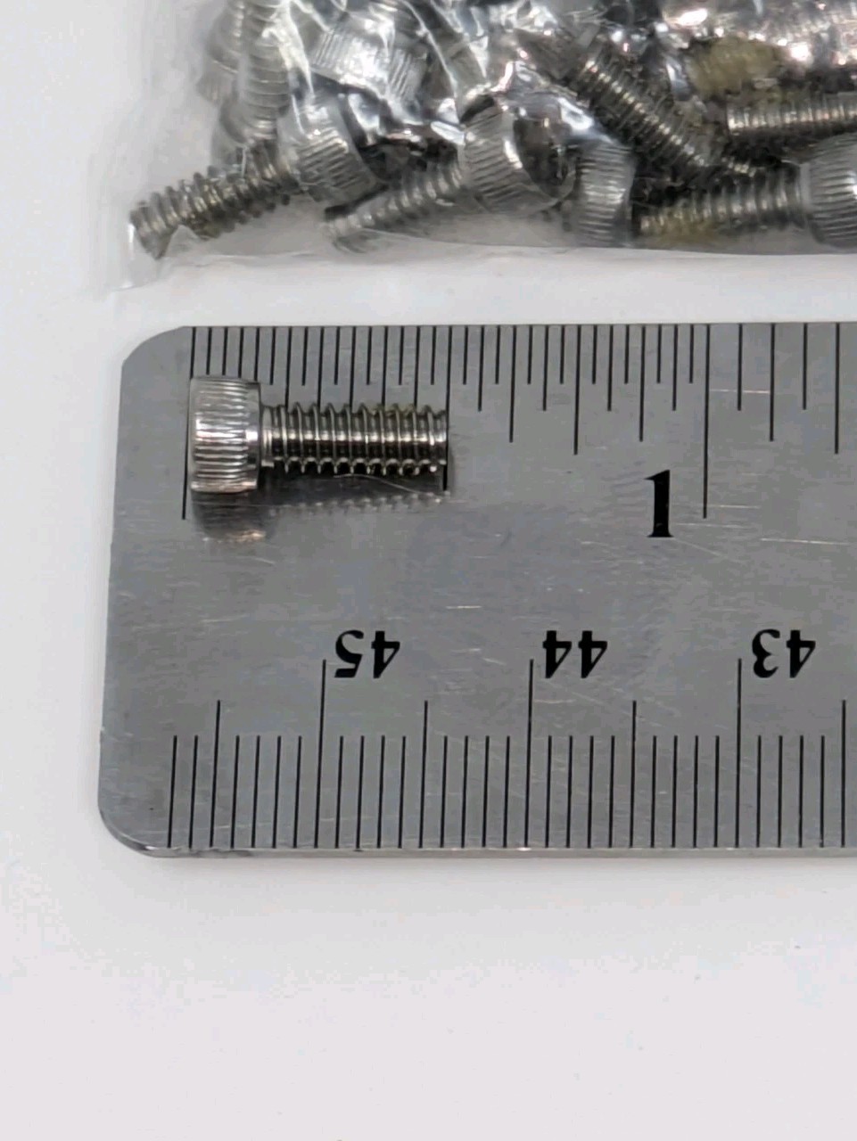 28lb Lot Assorted Machine Screws Industrial – Sizes / Weights as shown