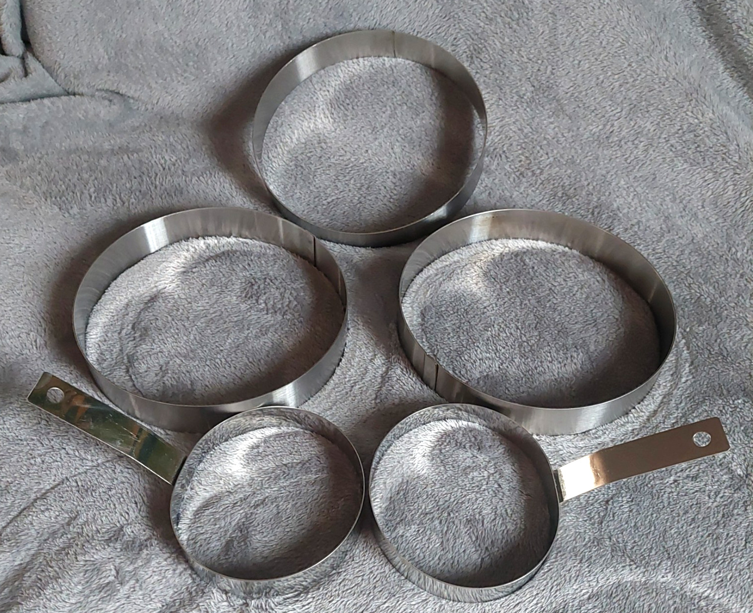 5 Egg Omelet Rings 5″ & 8″ Heavy Stainless Steel, Used Excellent Condition