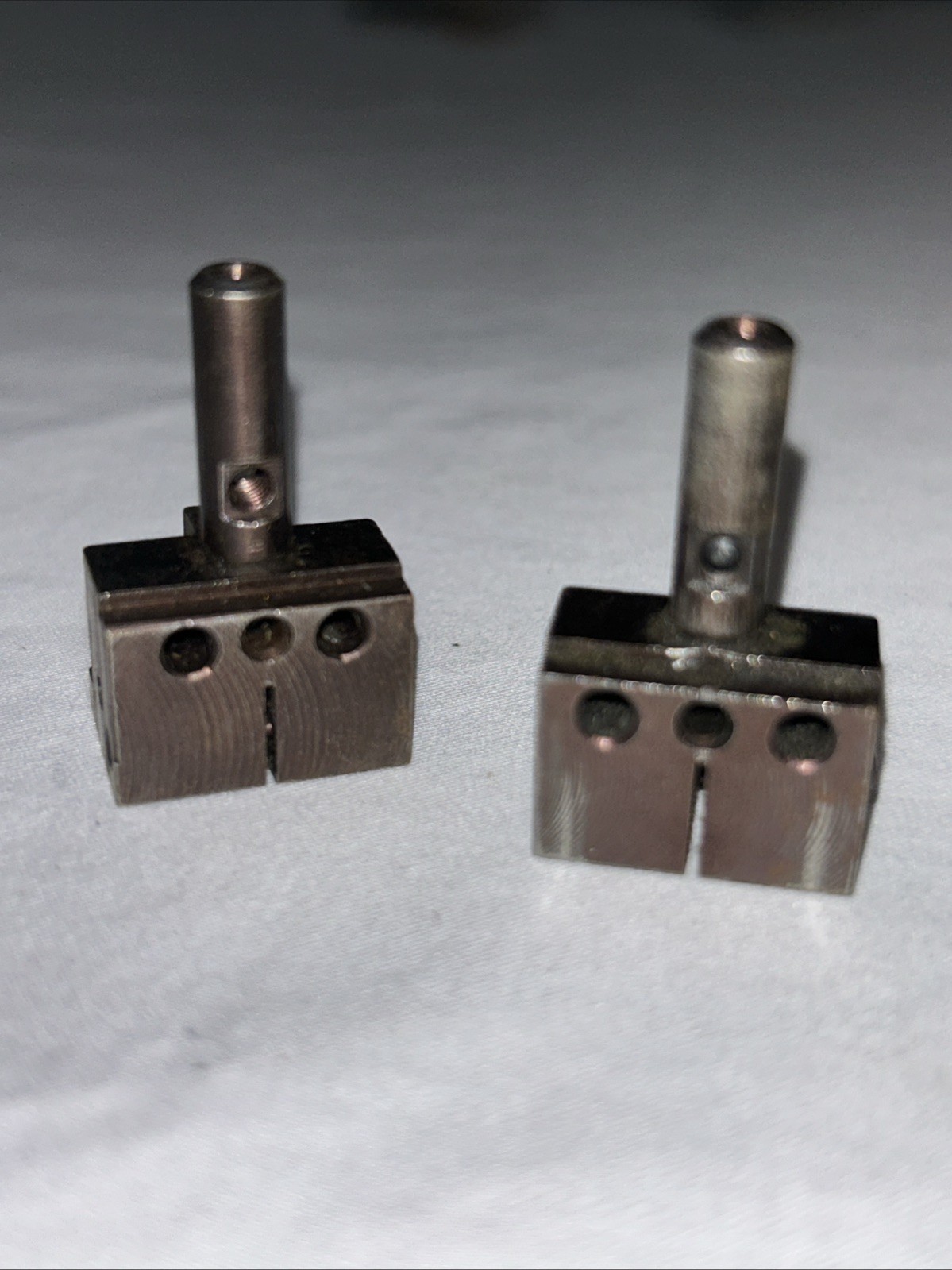 SINGER ? Needle Clamp Holder One Marked R One W, VTG No Part # See Pics Read