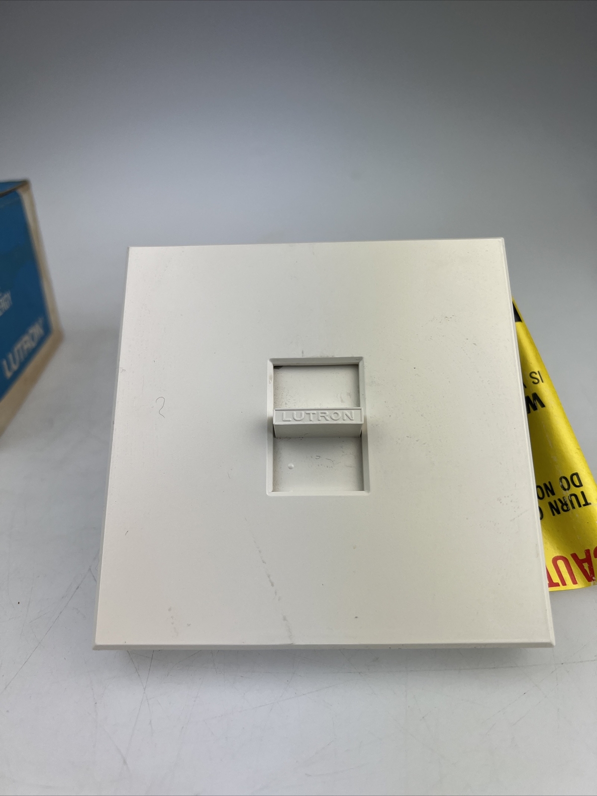 Lutron NOVA Fluorescent Slide to off Dimmer NF-10-277 White 2.2A, 277V, 60Hz
