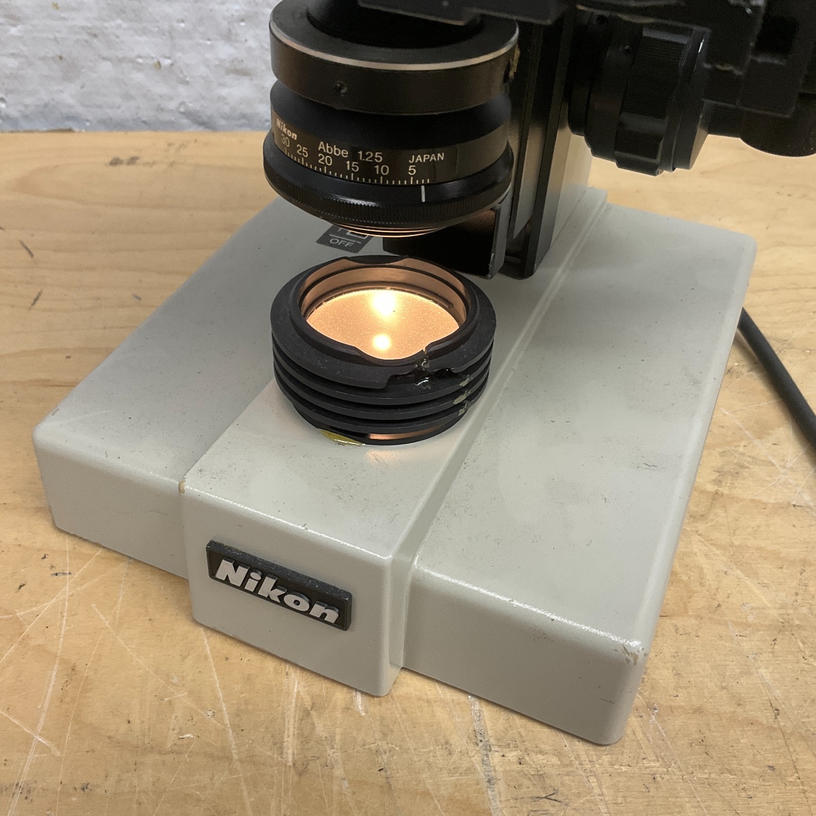 Nikon SC Compound Microscope W/ Objectives, Eyepieces Tested and Working