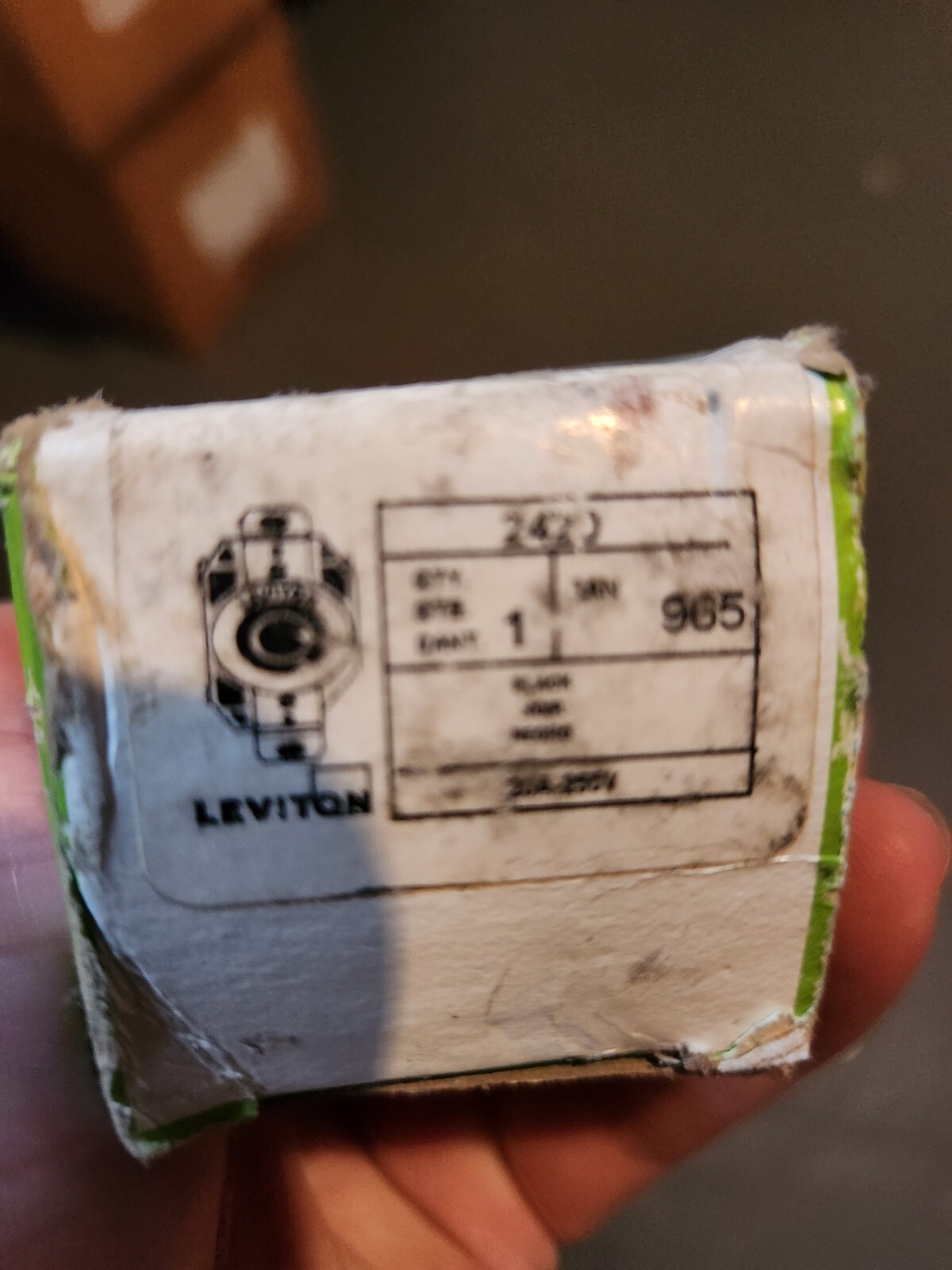 Leviton 3-P,4-W, Single Lock Receptical UPC: 078477809341