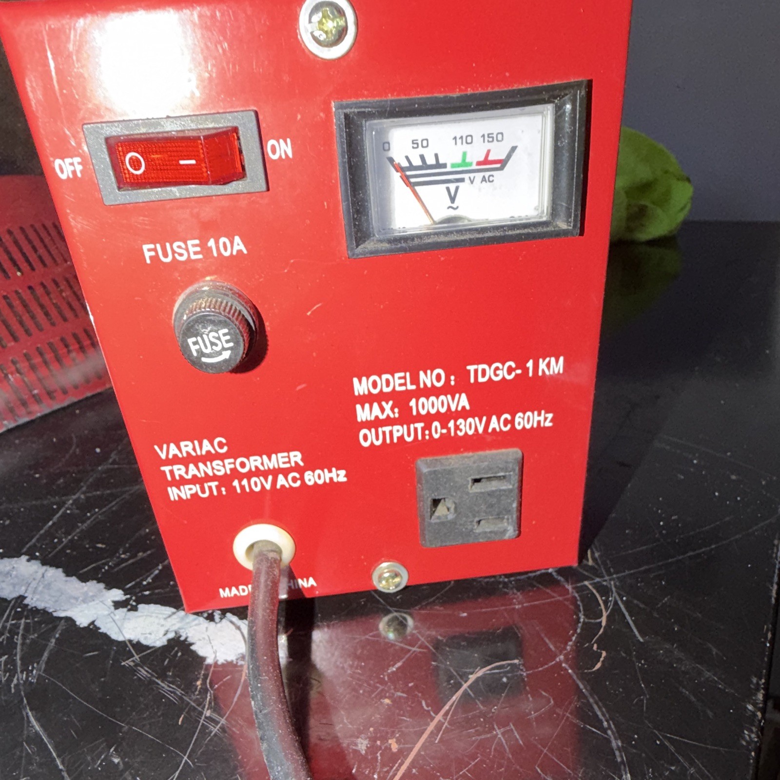 TDGC-1KM Variac 1000VA 1-Phase 110V In 0-130V Out 60Hz 10A Type B Red