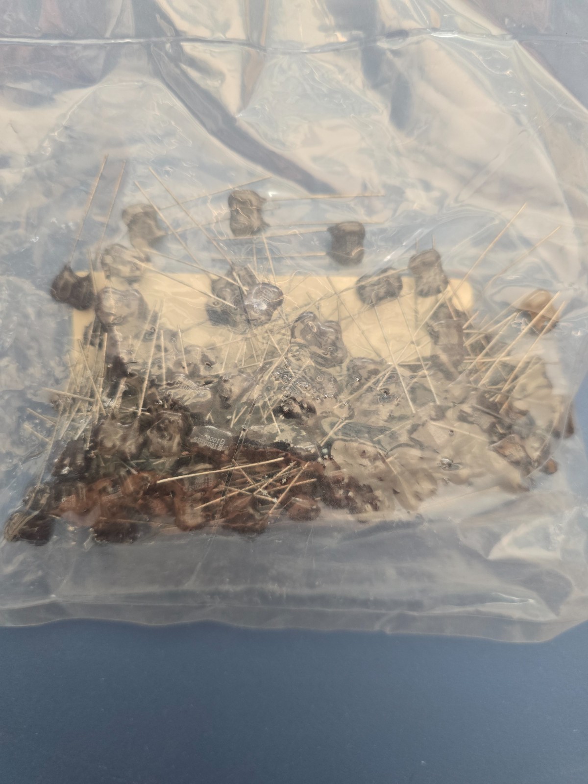 New Cornell Dubilier Mica Capacitors – CD15FA102J03 – 1000PF 100V 5% – 100pieces
