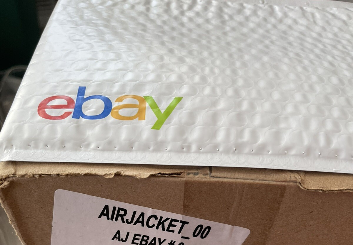 100 per box EBAY-BRANDED PADDED AIRJACKETS – 8.5″ X 11.25″ – WITH EBAY LOGO BB2