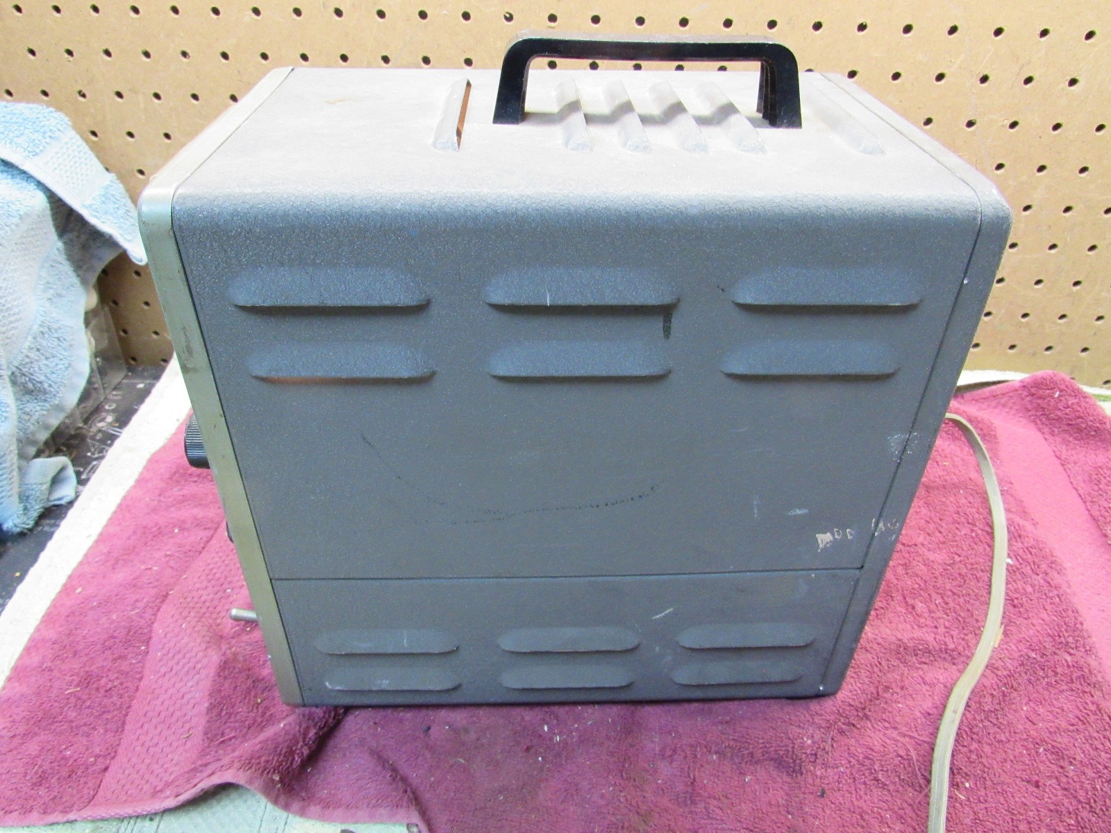Vintage Heathkit IP-20 Regulated Power Supply for Restoration