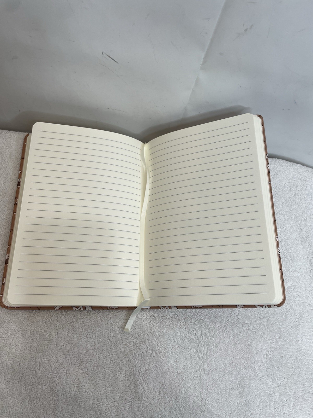 Two Sea Brown & White Floral 100 Lined Pages 0.50 × 6.00 x 8.66 Notebook Journal