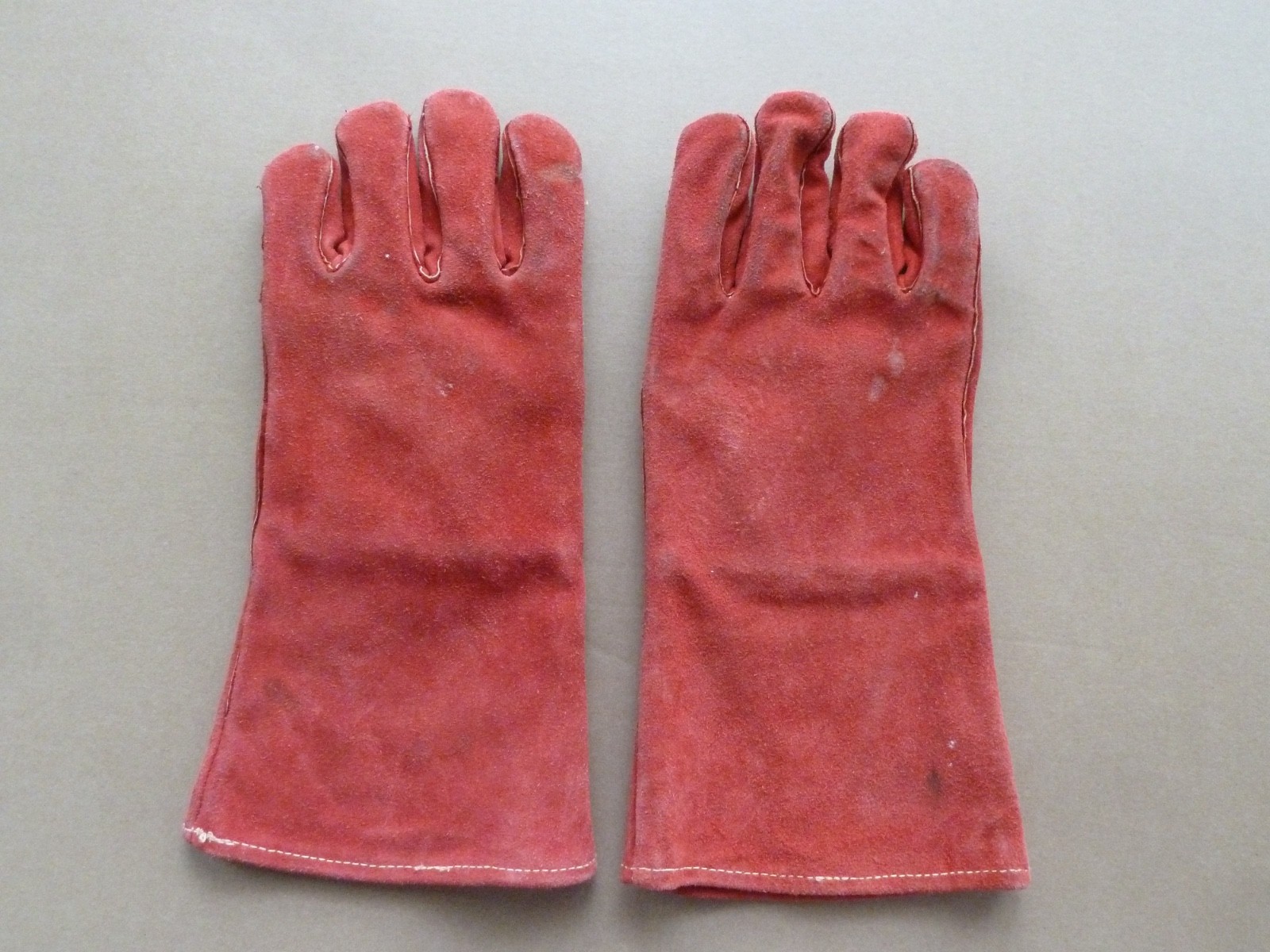 Red Leather Welder’s Welding Heat Resistant Gloves USED EXCELLENT