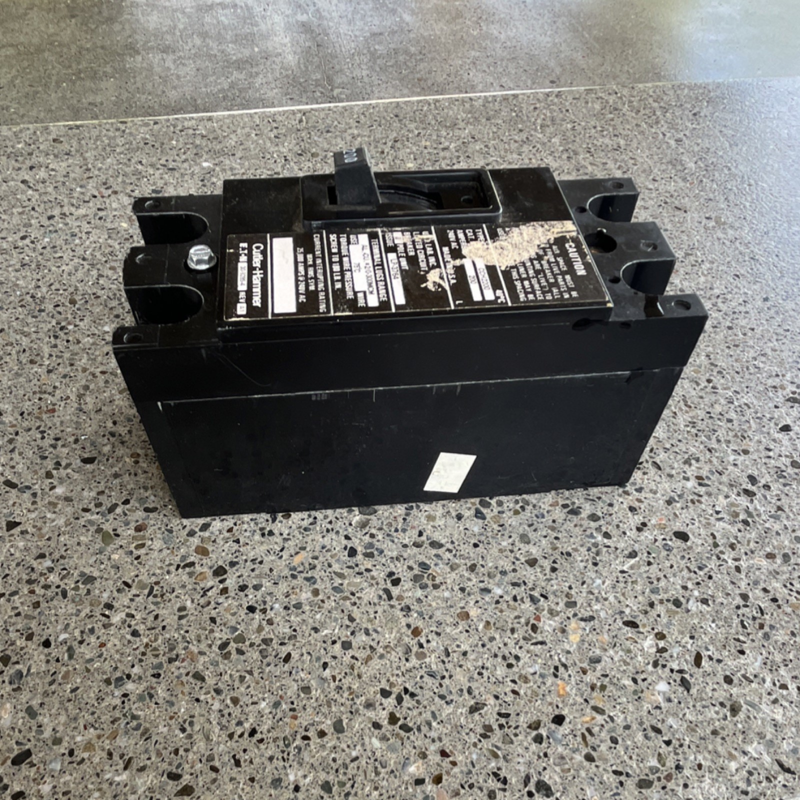 Cutler-Hammer CCH2200 200A 2-Pole Main Breaker 201-250V Thermal Overload