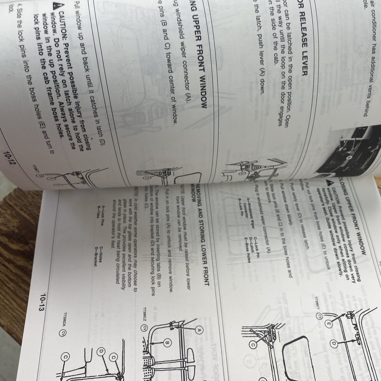 John Deere 490E Excavator Owners Operators Manual – OMT138805
