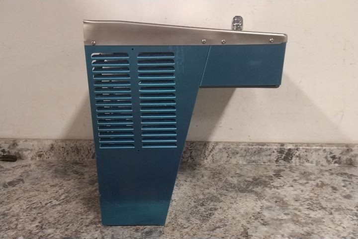 Elkay VRCGRN8WS 115VAC Wall Surface Mount Indoor Refrigerated Drinking Fountain