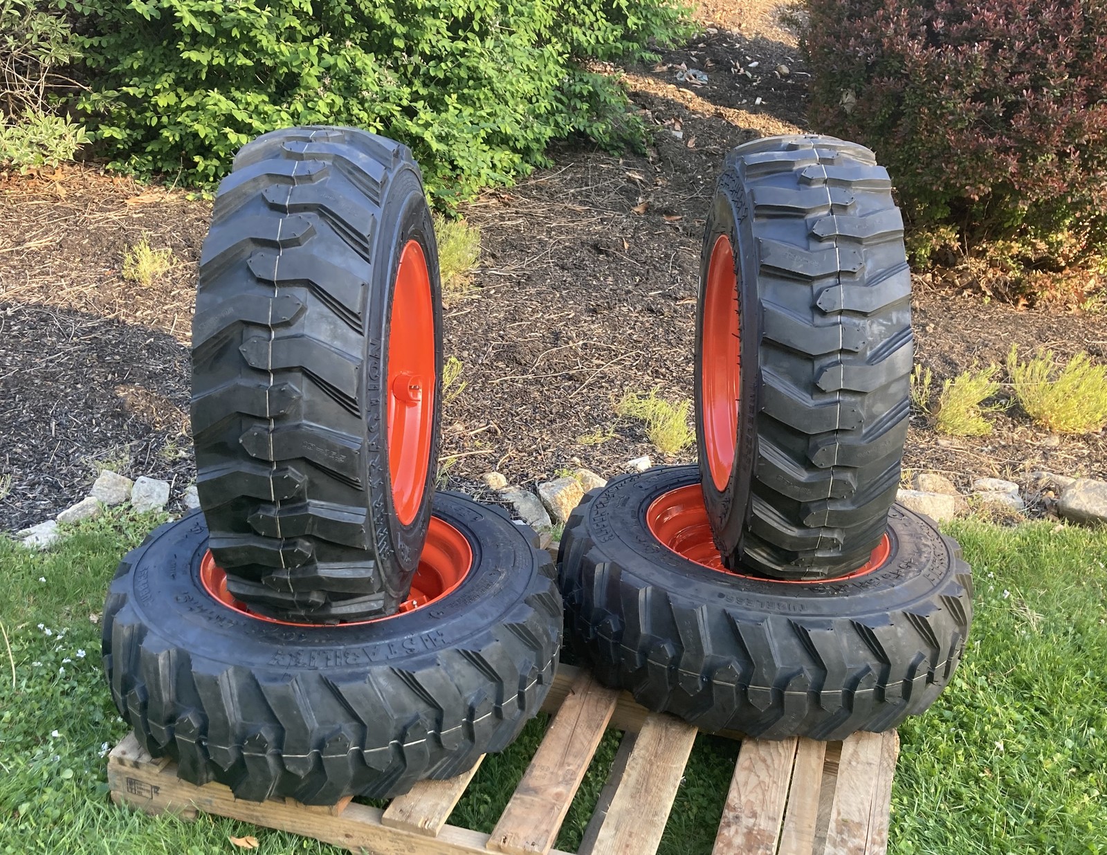NEW 10-16.5 Skid Steer Tire/Wheel/Rim for Bobcat & more – 10X16.5-12 PLY