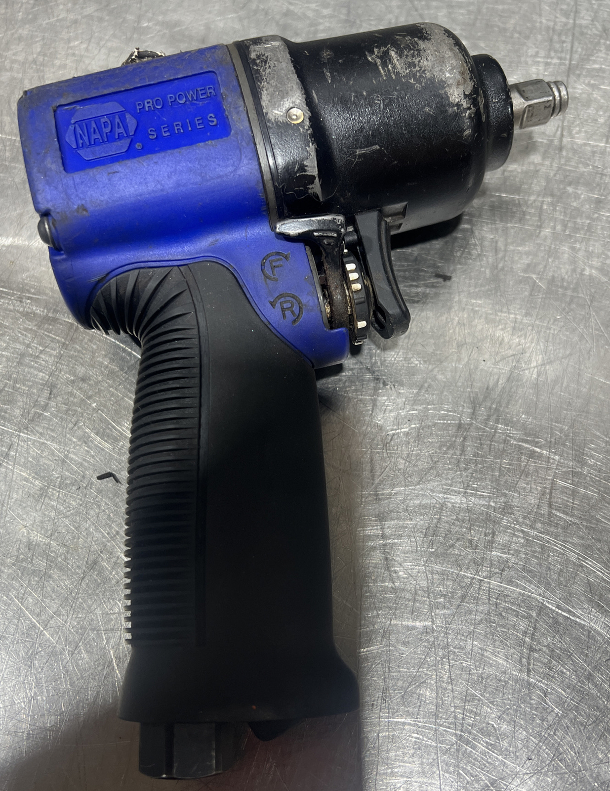 Napa Pro Power Series 6-1122 3/8″ Dr. Super Duty Air Impact Wrench. Used