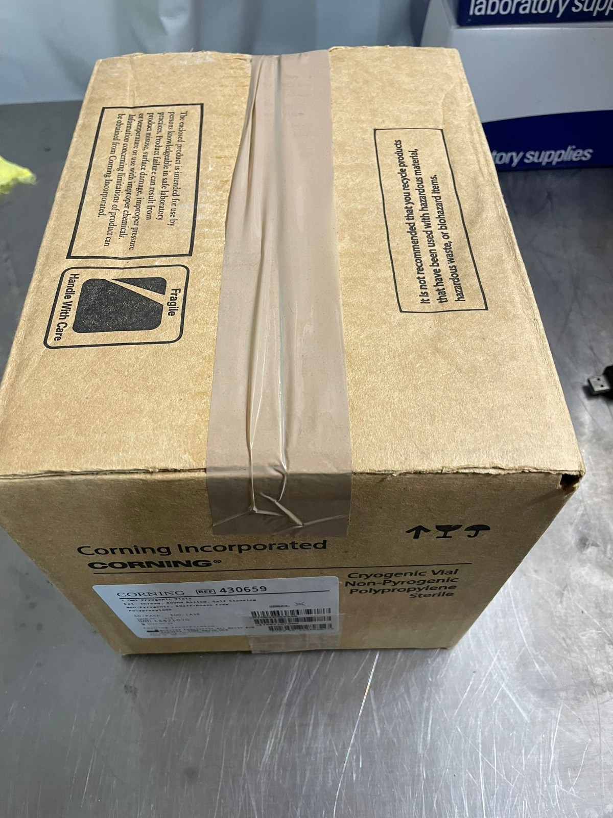 Corning 430659 2mL External Threaded Polypropylene Cryogenic Vial Round Bottom