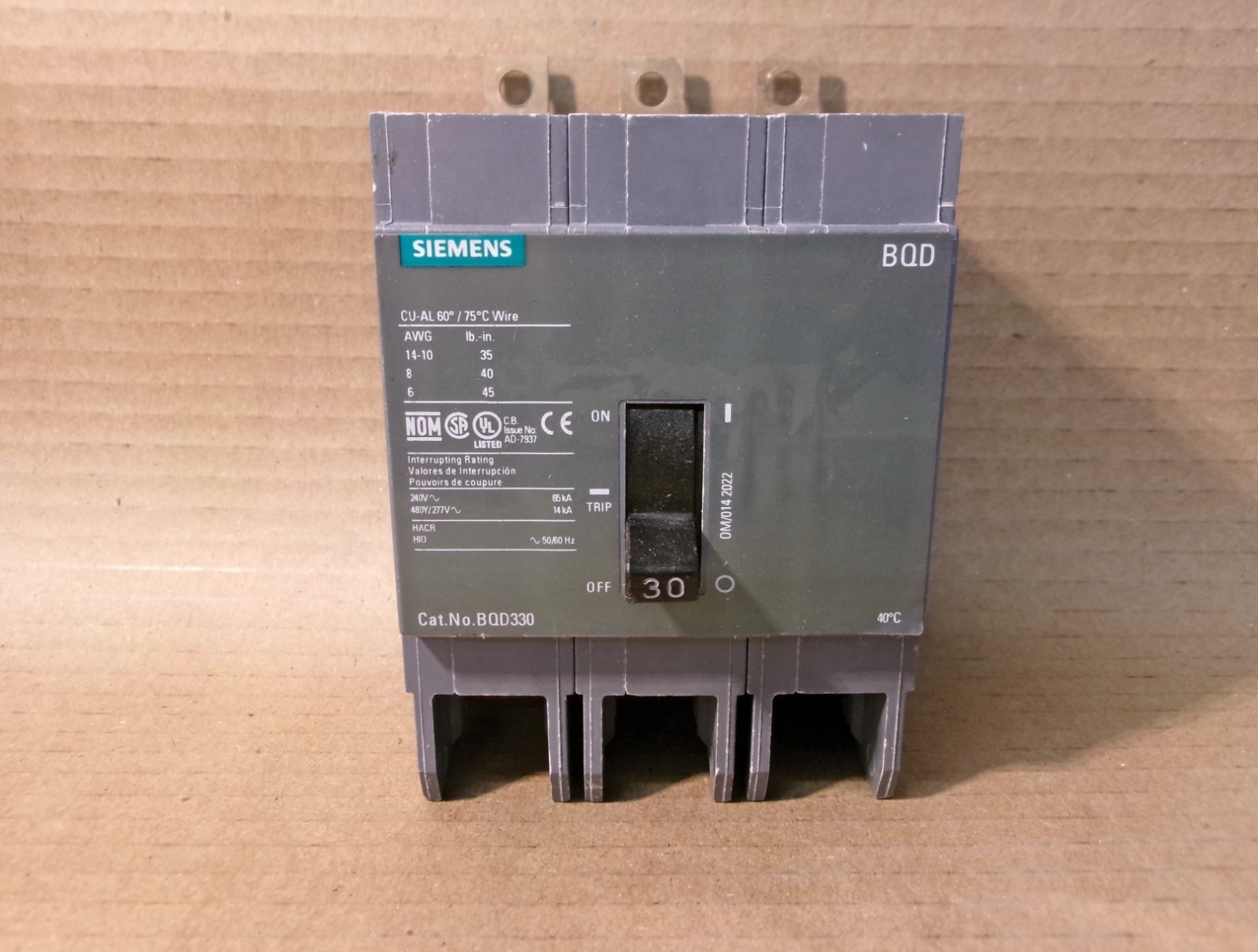 NEW Siemens BQD330 3 Pole 30 Amp 480V Circuit Breaker NTO