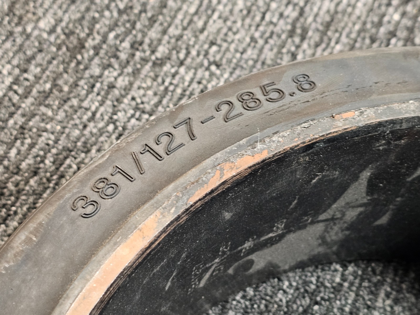 (QTY 1) Solideal 15x5x11-1/4 Smooth Press-On Forklift Tire 381/127-285.8 Metric