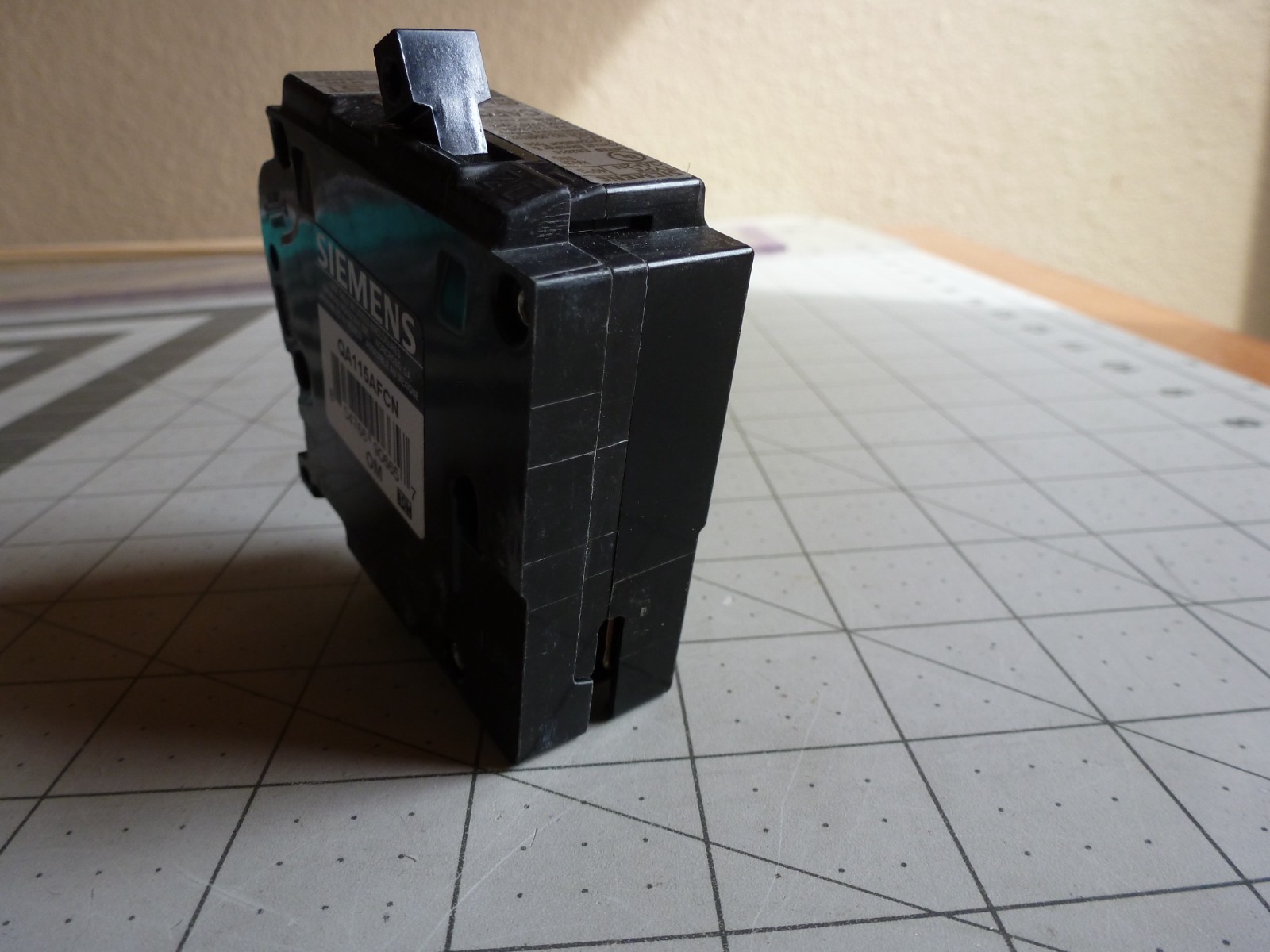 Siemens QA115AFCN Combo AFCI Circuit Breaker – 15A – 120/240V – USED NOTES BELOW