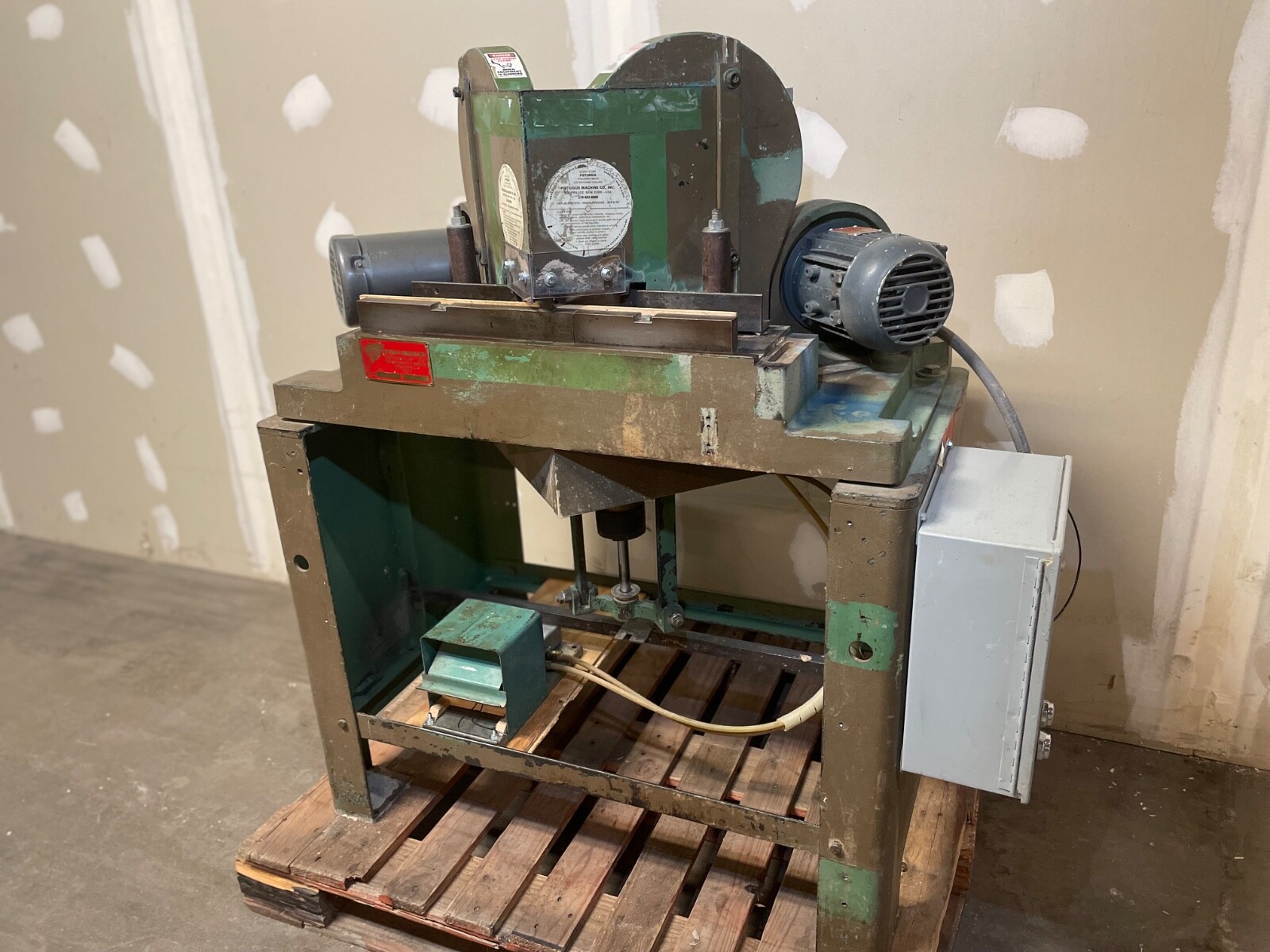 Pistorius MN-100 10” Double Miter Saw With Foot Pedal—FREE SHIPPING