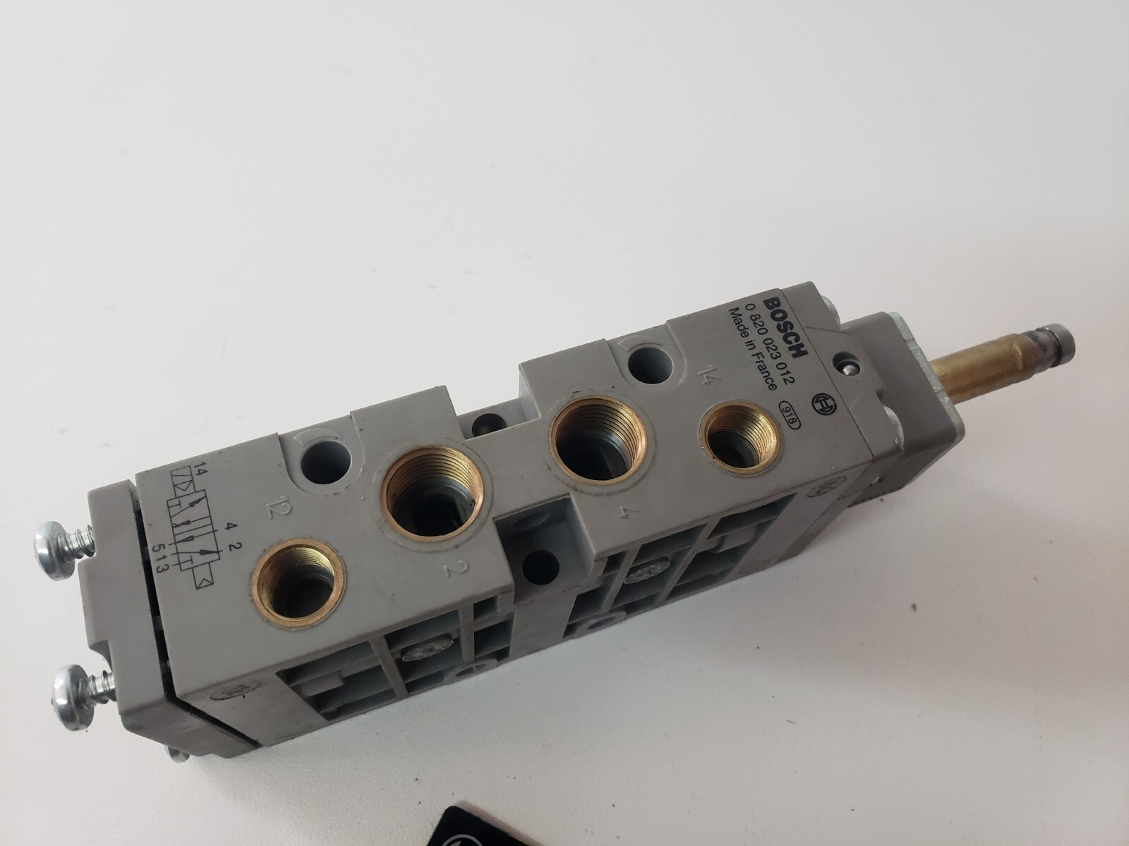 Bosch 0 820 023 012 Solenoid Valve 0820023012