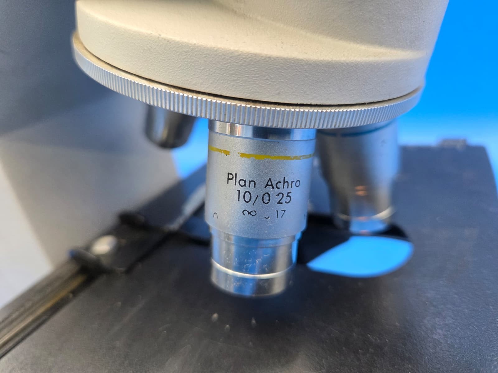 Reichert Microstar IV 410 Dual Head Microscope W/ 4x, 10x, 40x, 100x/1.25