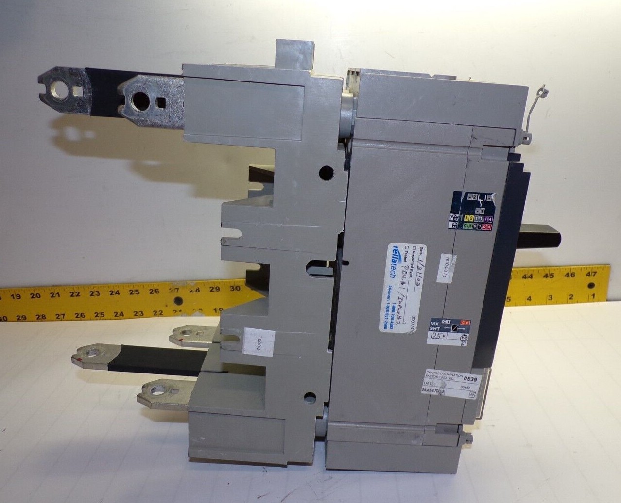 MERLIN GERIN 400 AMP CIRCUIT BREAKER W/ ADAPTER 600 VAC 3 POLE NSJ400 H