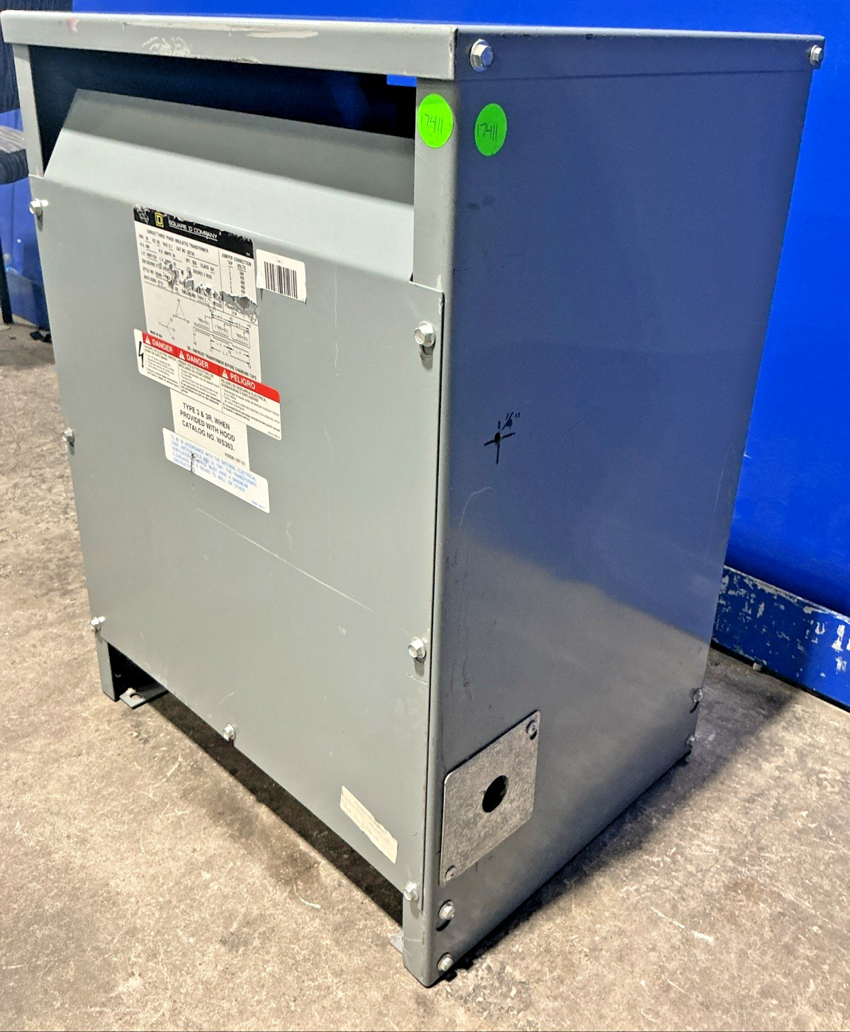 Square D 30kVA 480V Transformer 3PH 60HZ 208Y/120V 30T3H 🟦