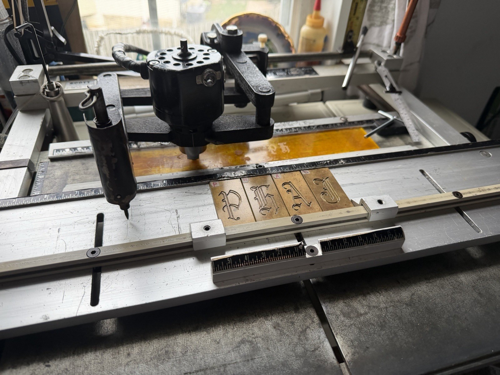 SCOTT SM-300 Manual Impact Sign Engraving Machine Metal Engraving Holder