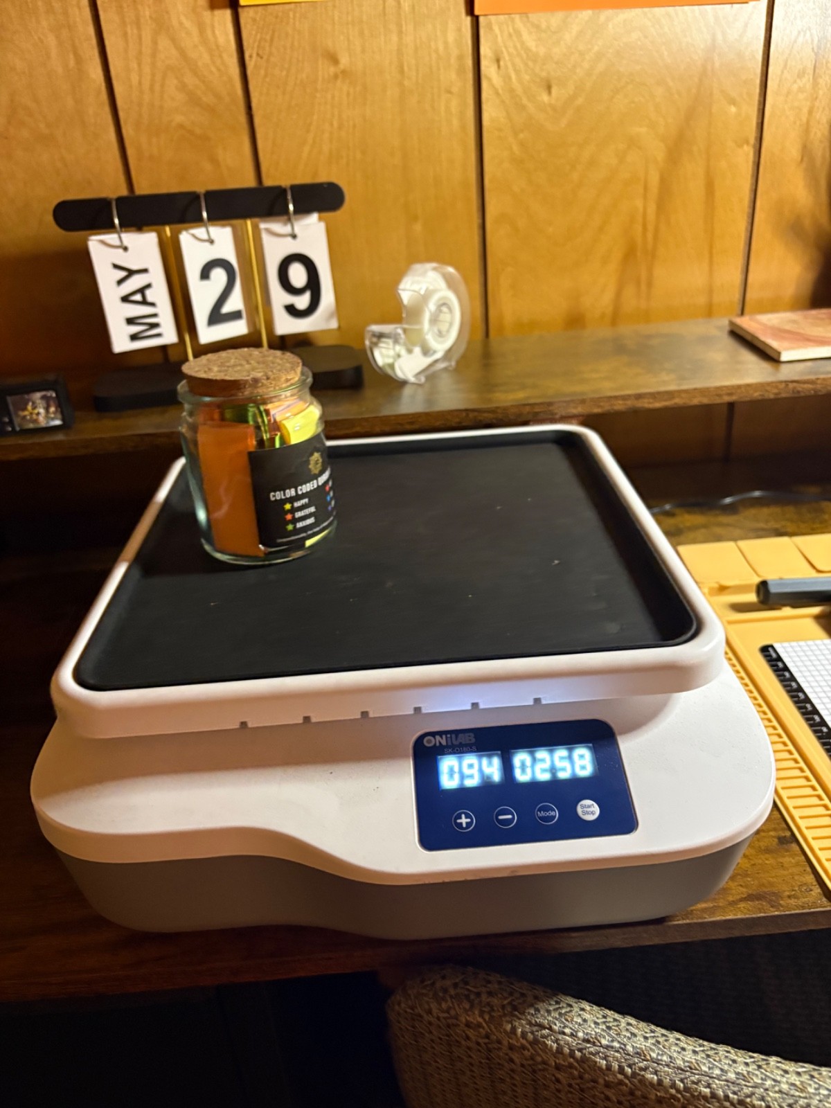 ONiLAB SK-R1807-S Digital Orbital Shaker Adjustable Speed 40-200RPMCapacity 2KGS