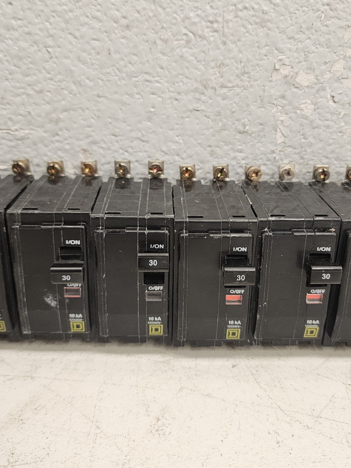 (7) Square D QO230 2-Pole 30 Amp 120/240V Plug-In Breaker Yellow D Trip Window
