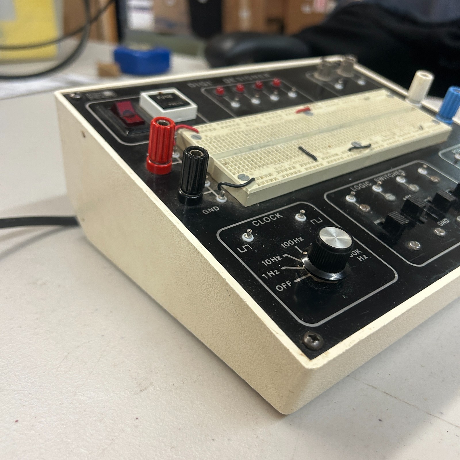 E&L Instruments Inc Digi Designer DD-1 Build Test Digital Circuits With No Solde