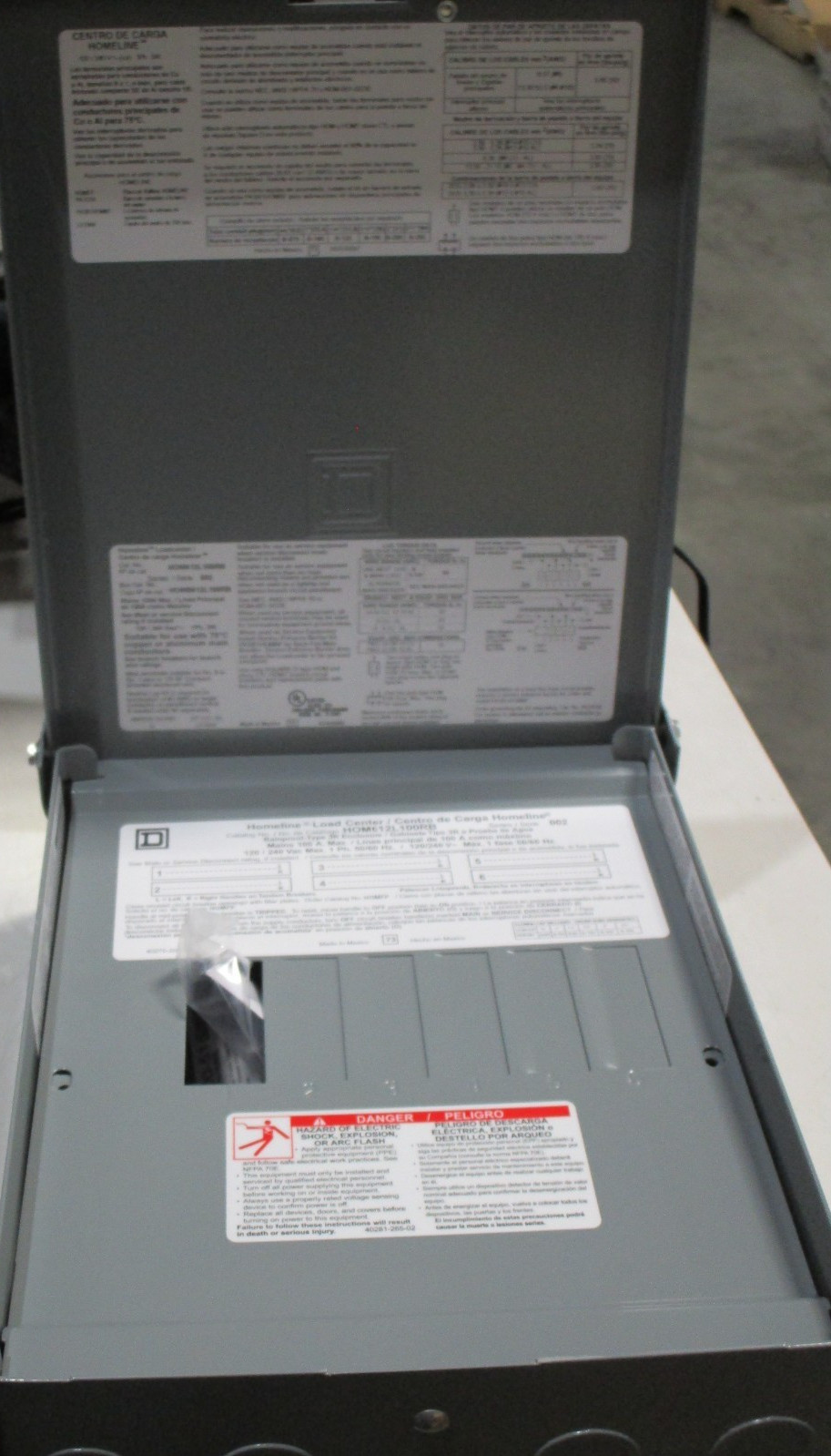 Homeline Circuit Breaker Load Center HOM612L100RB 100 AMP 6 SPACES 12 CIRCUITS