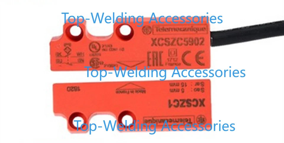 NEW Schneider XCSZC5902 Magnetic Safety Switches