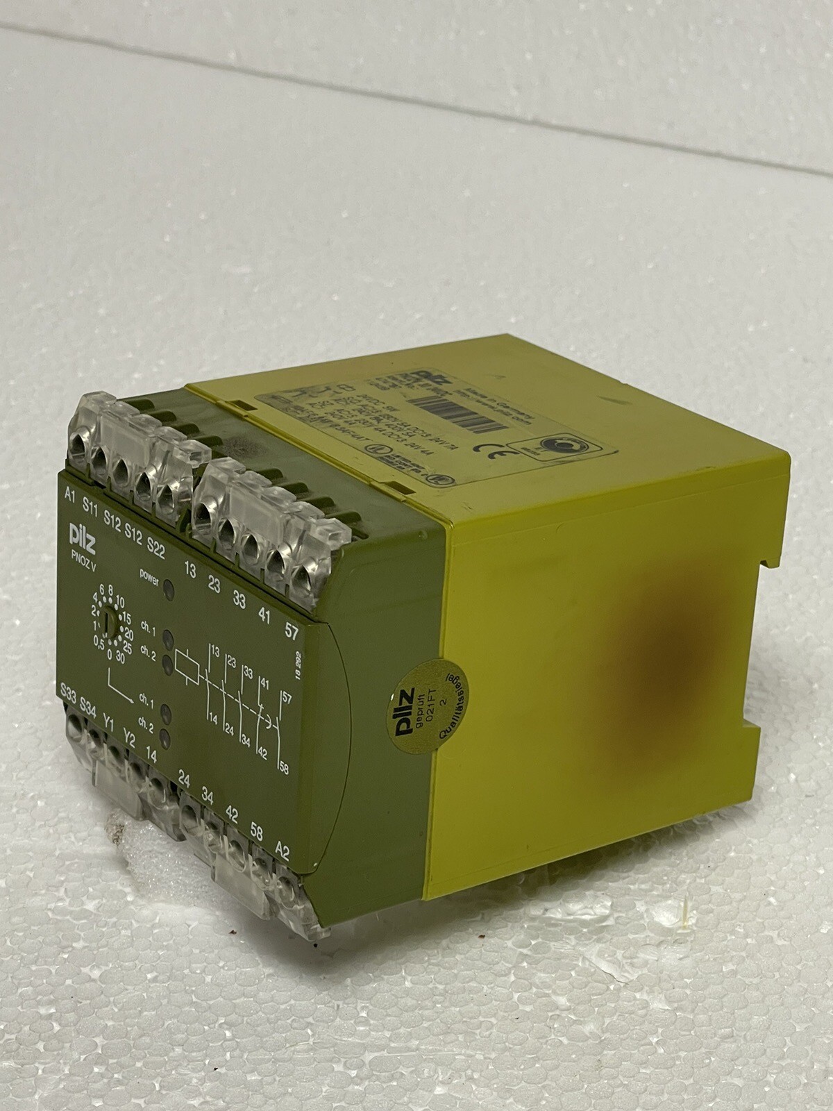 PiLZ PNOZV 30/ 24VDC Relay Ident. No.: 474790 112489